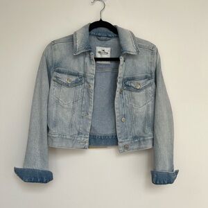 Hollister (XS) Light Wash Cropped Casual Denim Jean Jacket Outerwear